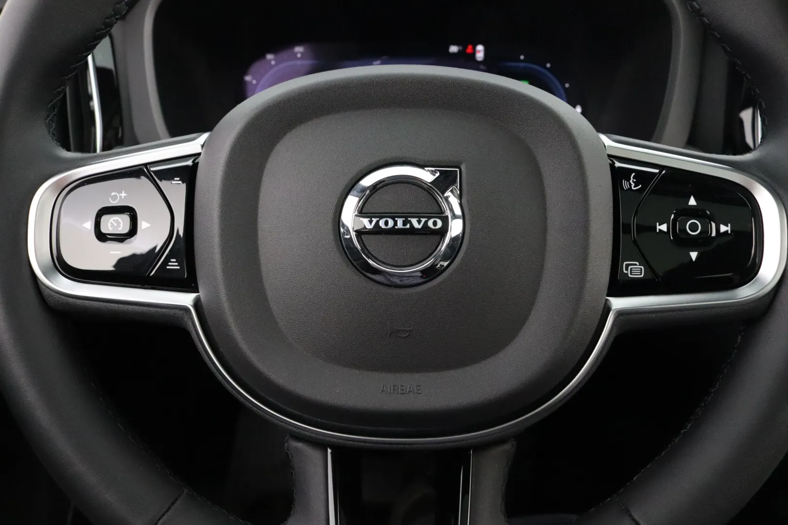 VOLVO XC60 XRT-637 carousel image