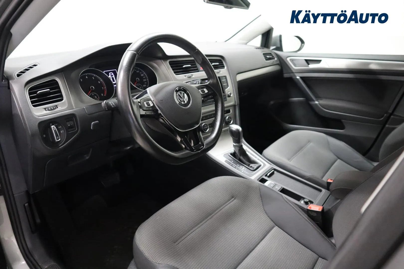 VOLKSWAGEN Golf MNZ-452 carousel image