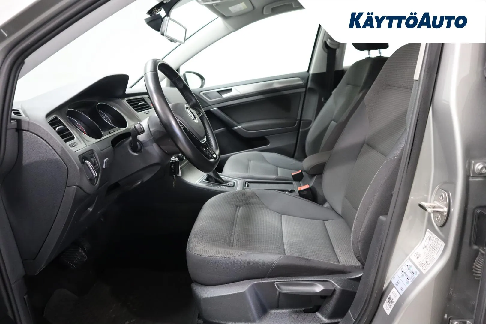 VOLKSWAGEN Golf MNZ-452 carousel image