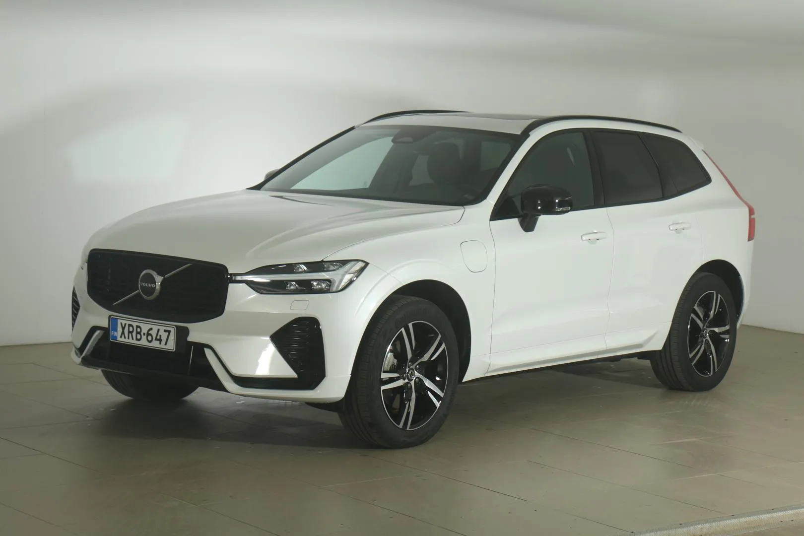VOLVO XC60 XRB-647 carousel image