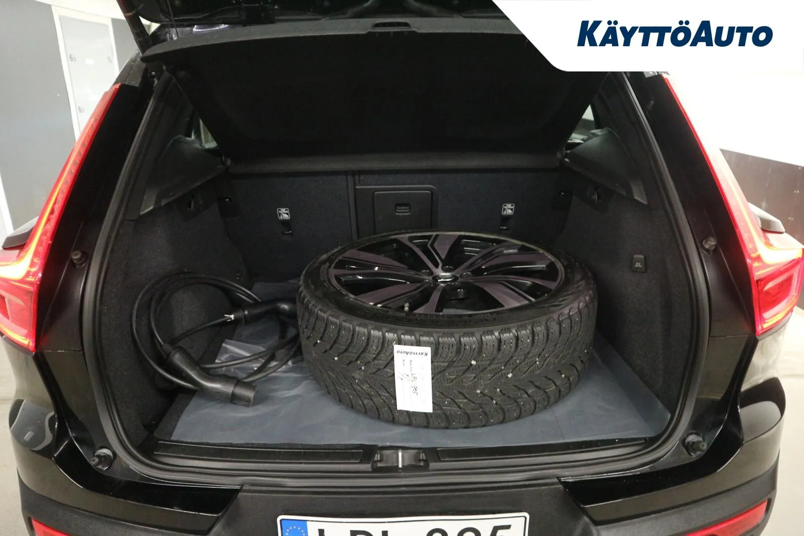VOLVO XC40 LPL-805 carousel image