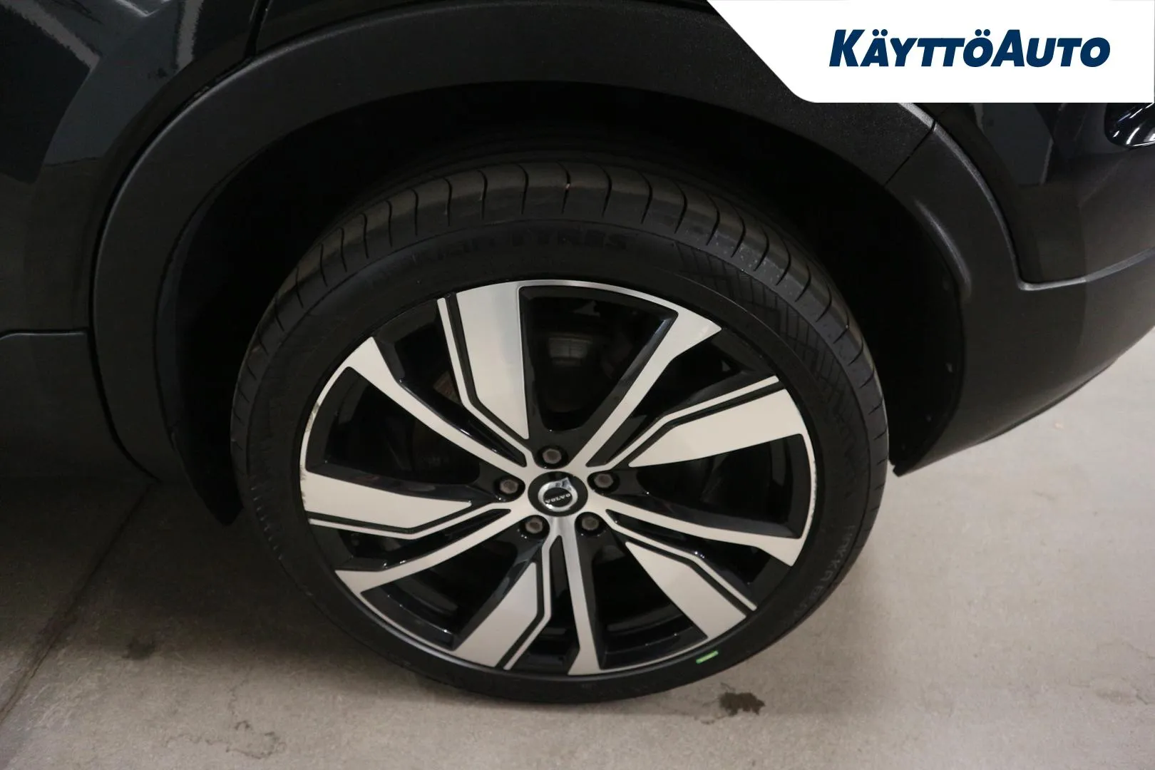 VOLVO XC40 LPL-805 carousel image
