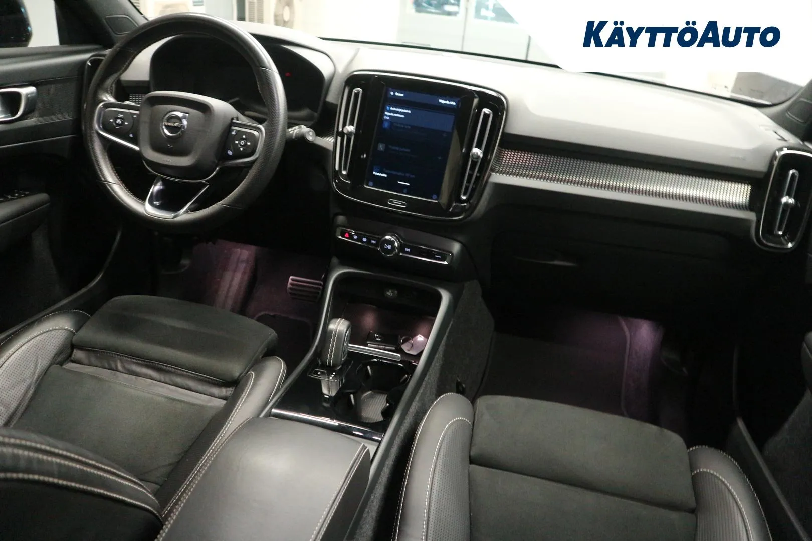 VOLVO XC40 LPL-805 carousel image