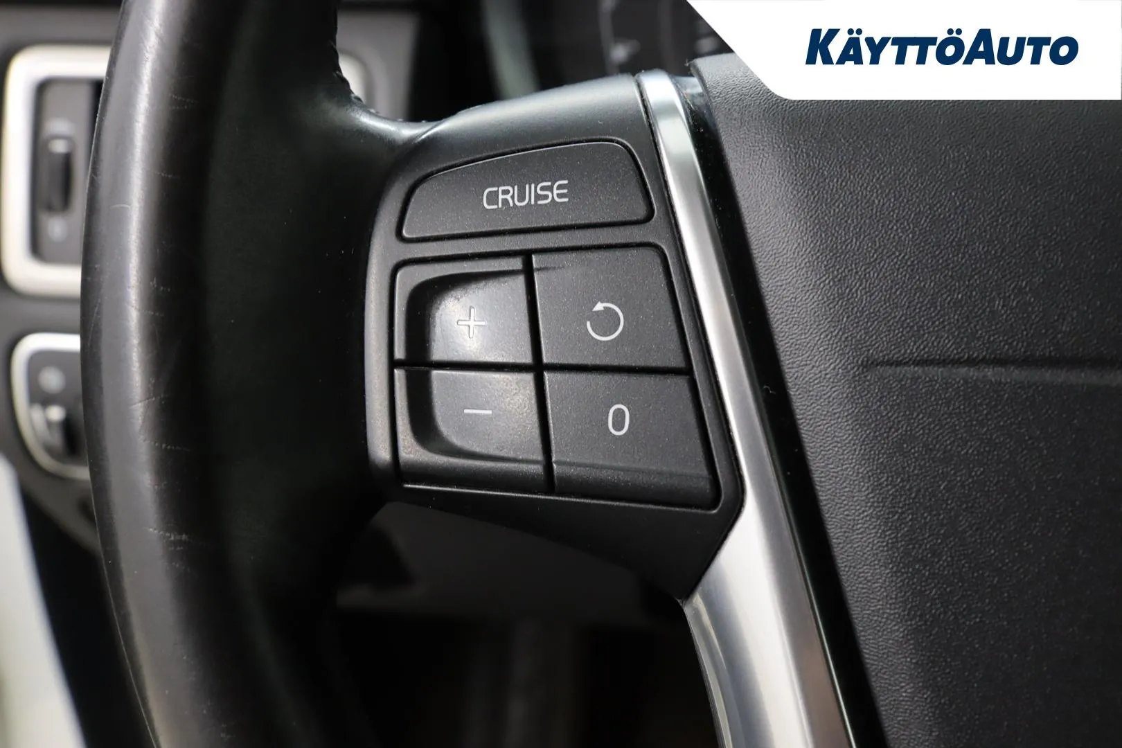 Volvo V70 KMU-870 carousel image