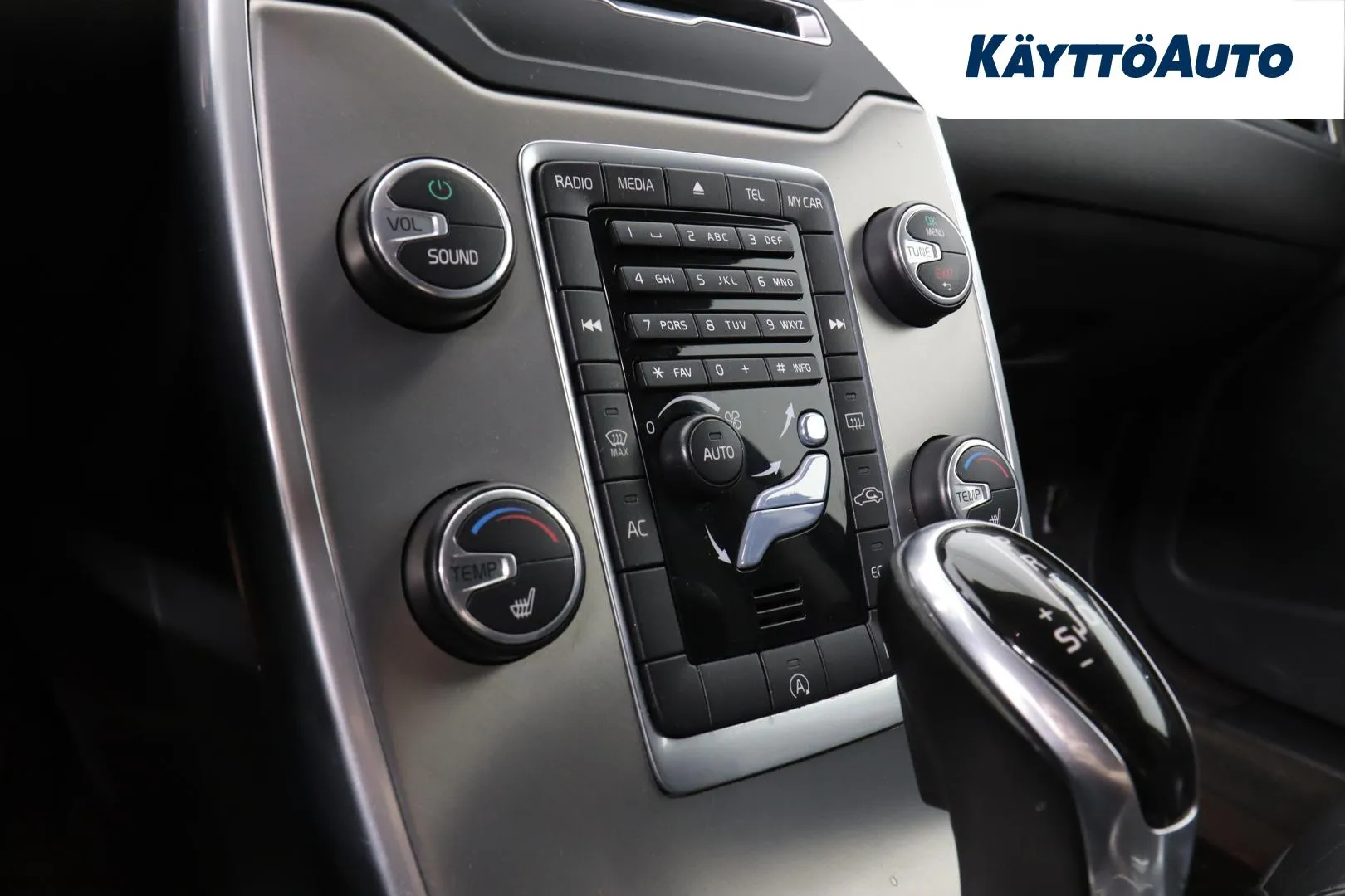 Volvo V70 KMU-870 carousel image