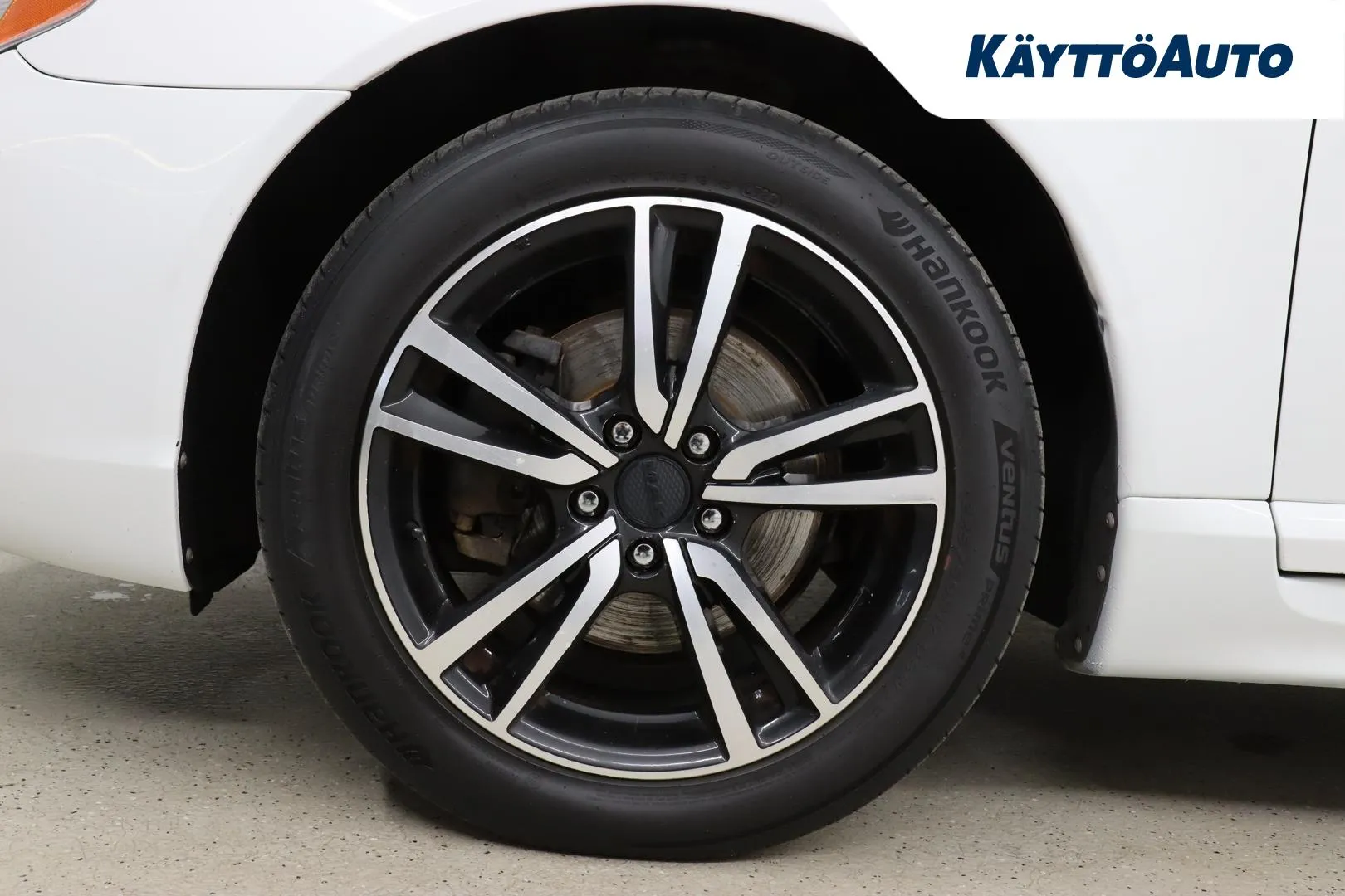 Volvo V70 KMU-870 carousel image