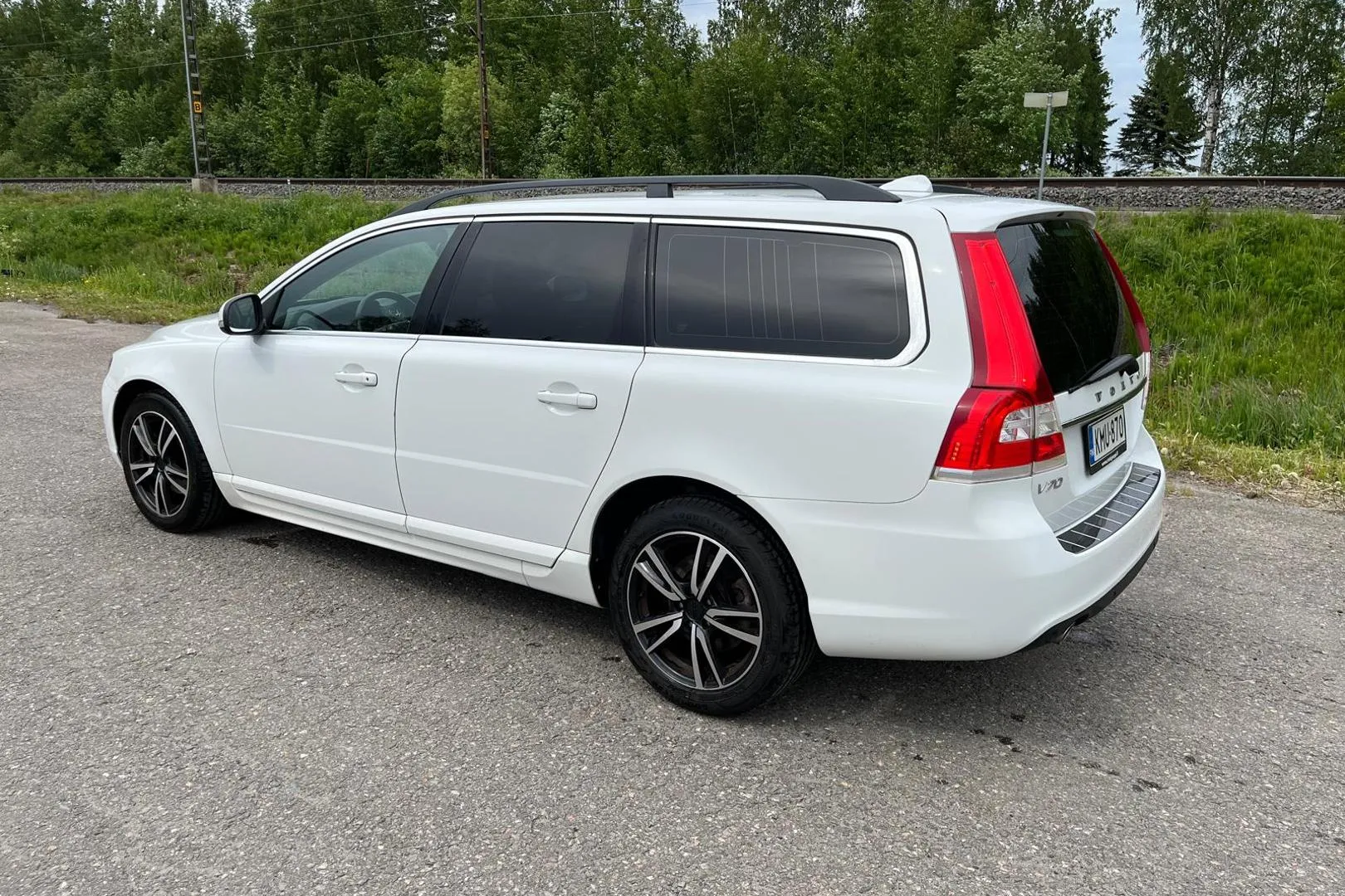 Volvo V70 KMU-870 carousel image