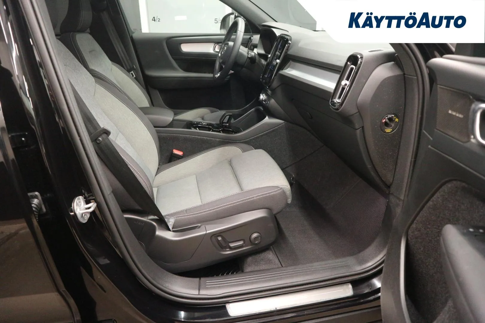 VOLVO XC40 SPO-789 carousel image