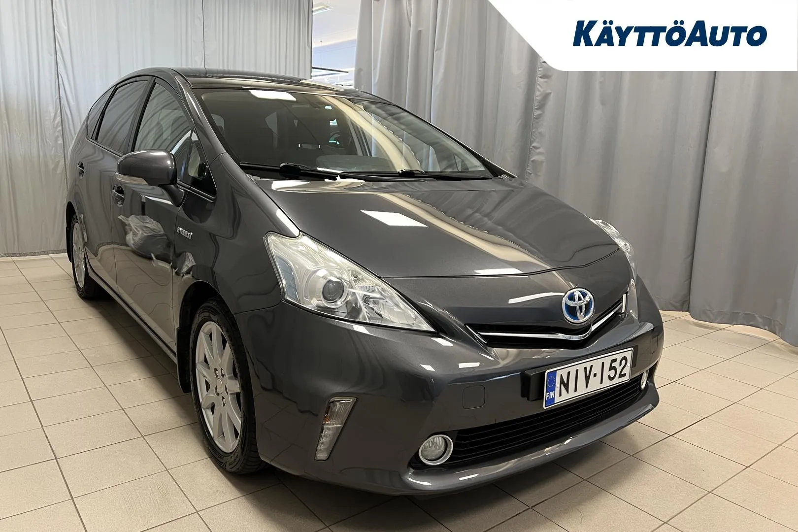 TOYOTA Prius+ NIV-152 carousel image