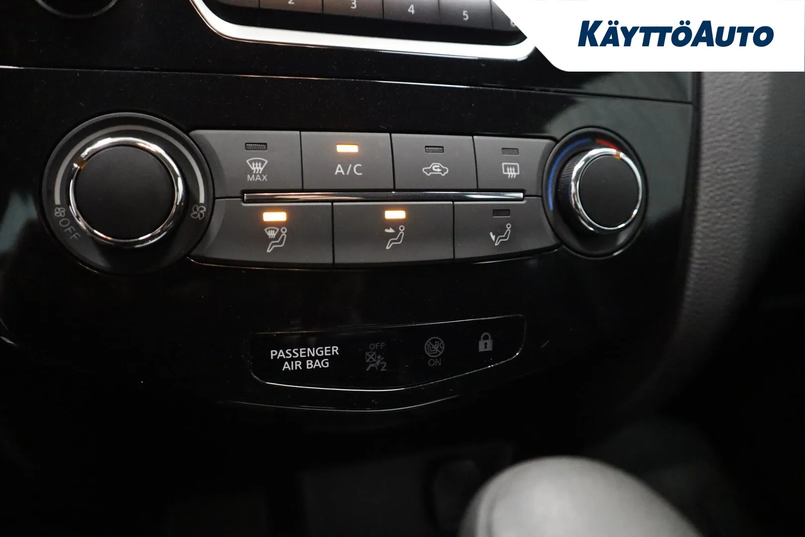 NISSAN Qashqai VYU-854 carousel image