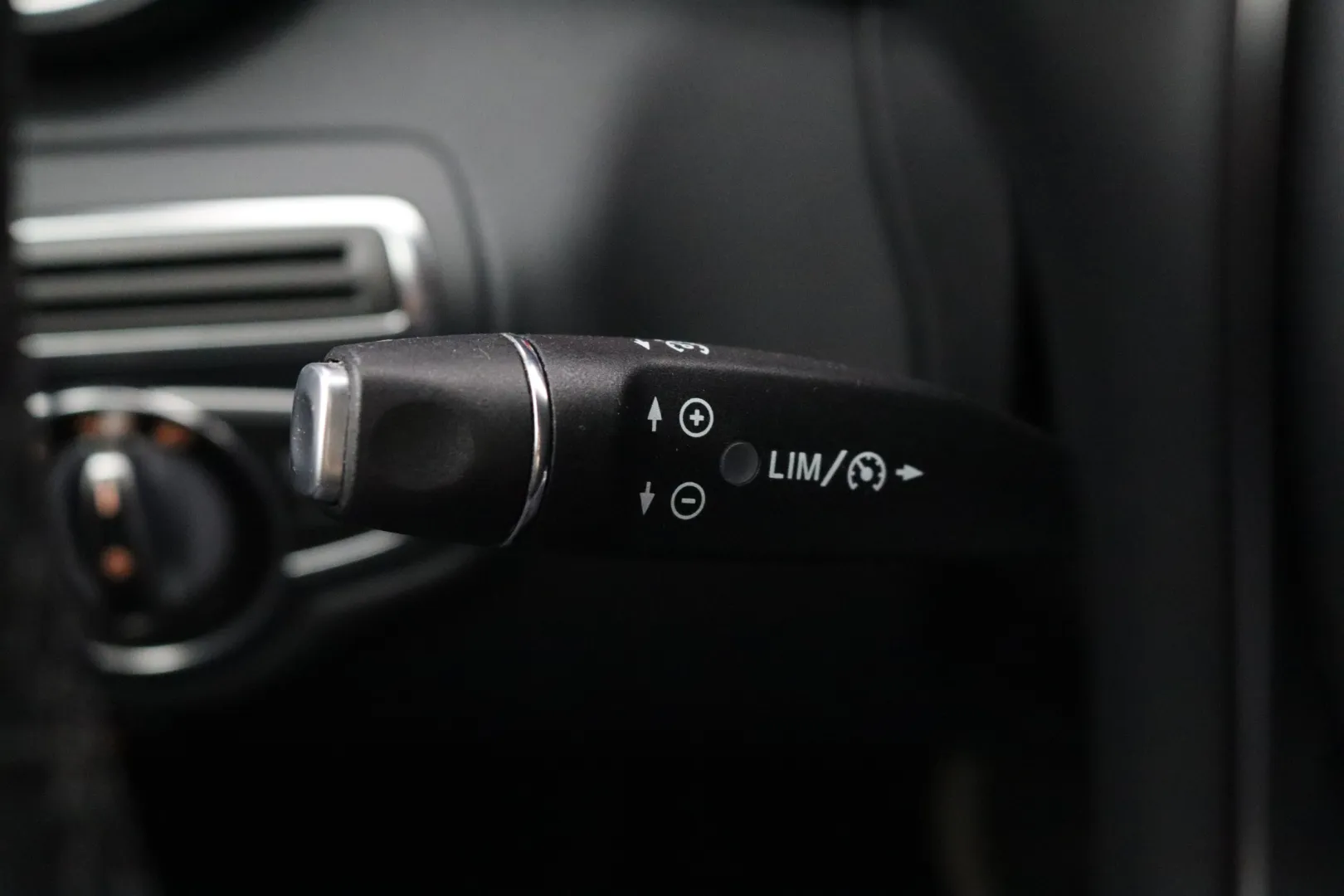 MERCEDES-BENZ C YKU-442 carousel image
