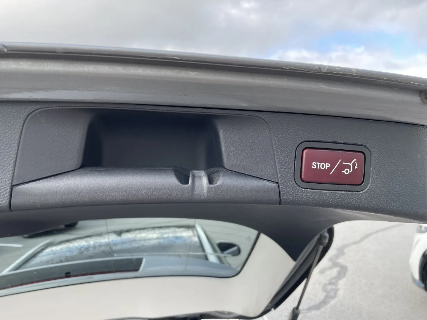 MERCEDES-BENZ C YKU-442 carousel image