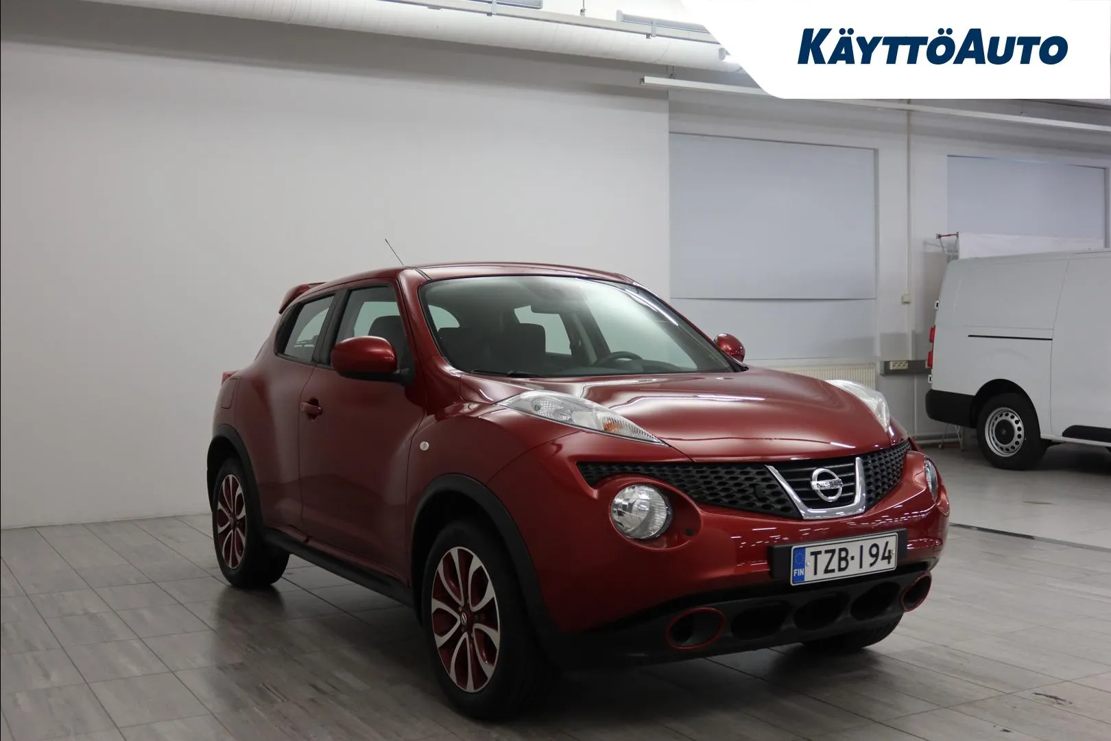 Nissan Juke TZB-194 carousel image
