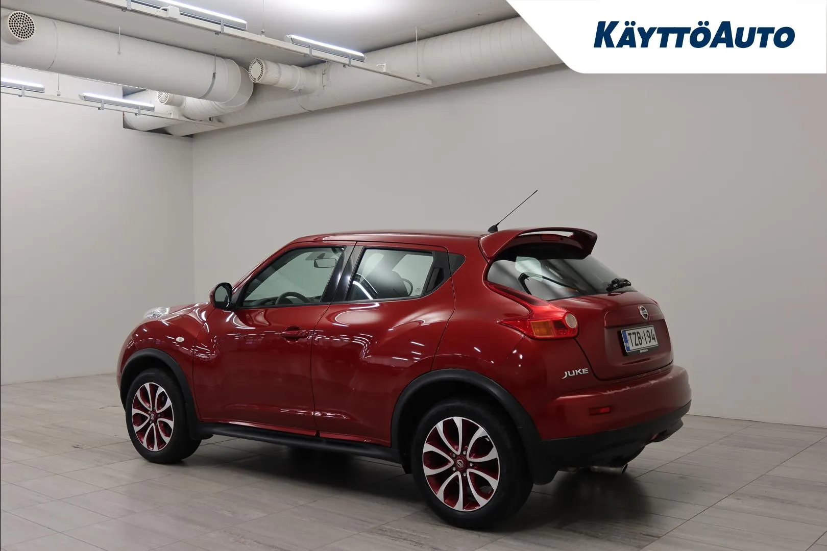 Nissan Juke TZB-194 carousel image