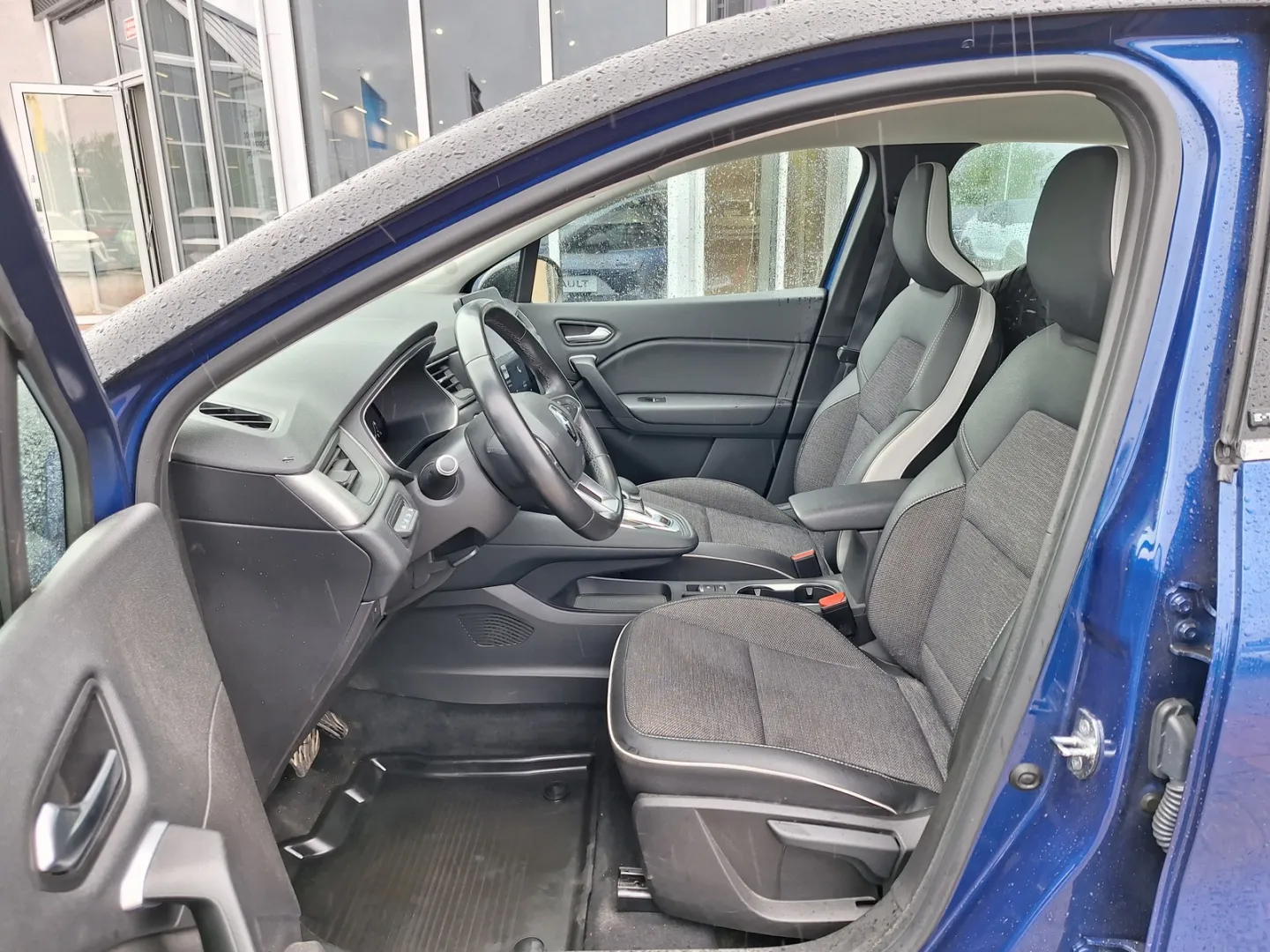 RENAULT Captur MYV-256 carousel image