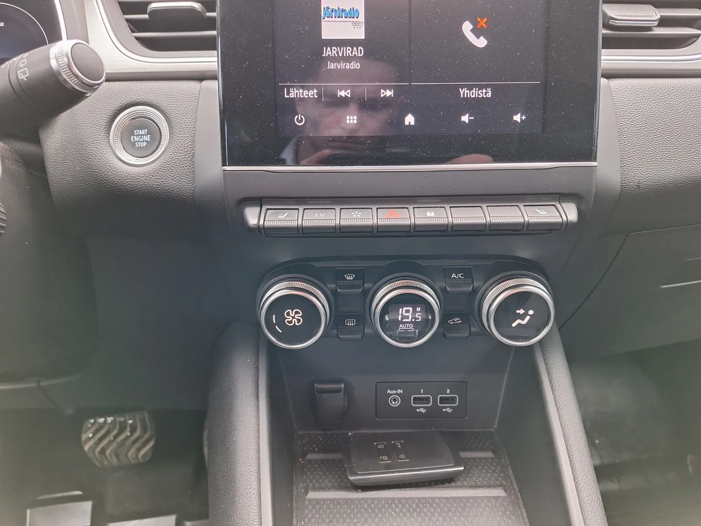 RENAULT Captur MYV-256 carousel image