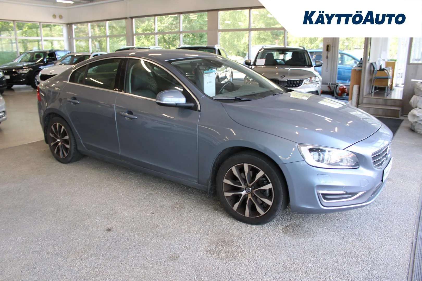 VOLVO S60 MNR-909 carousel image