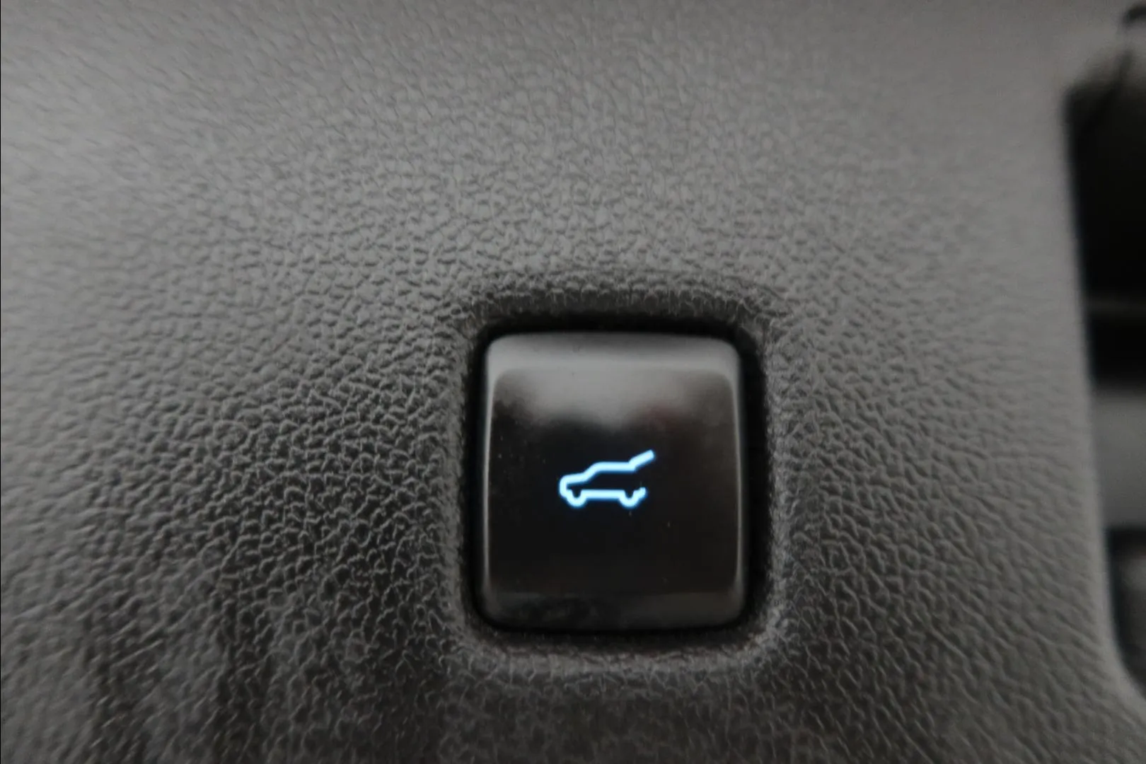 FORD Kuga MOV-331 carousel image