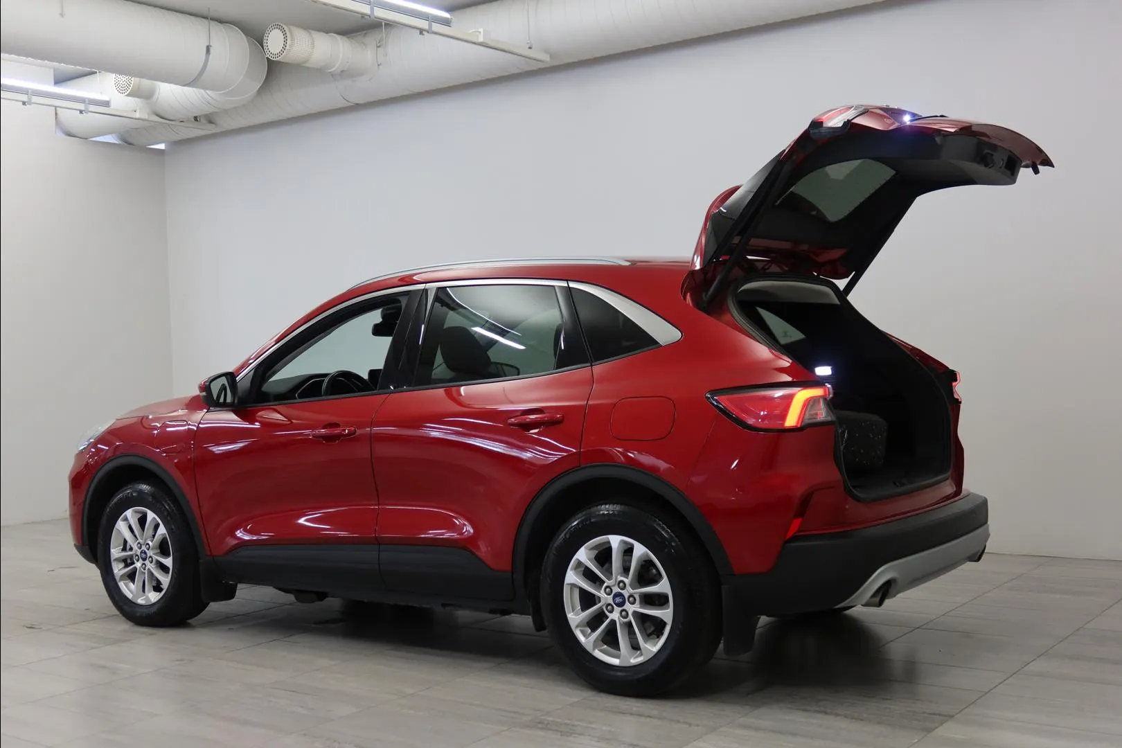 FORD Kuga MOV-331 carousel image