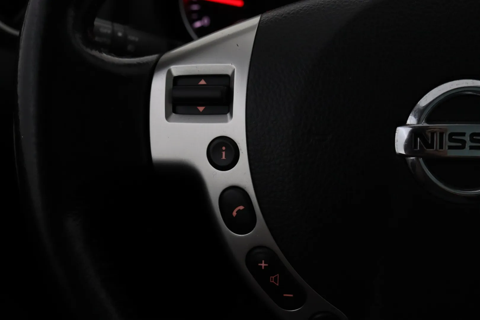 NISSAN Qashqai+2 SLA-422 carousel image