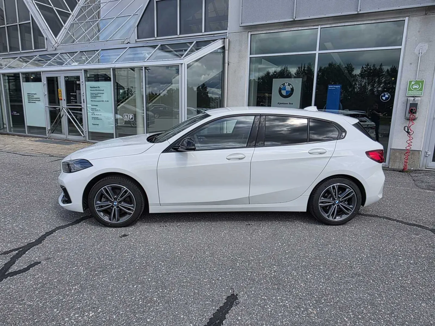 BMW 118 ZOL-922 carousel image