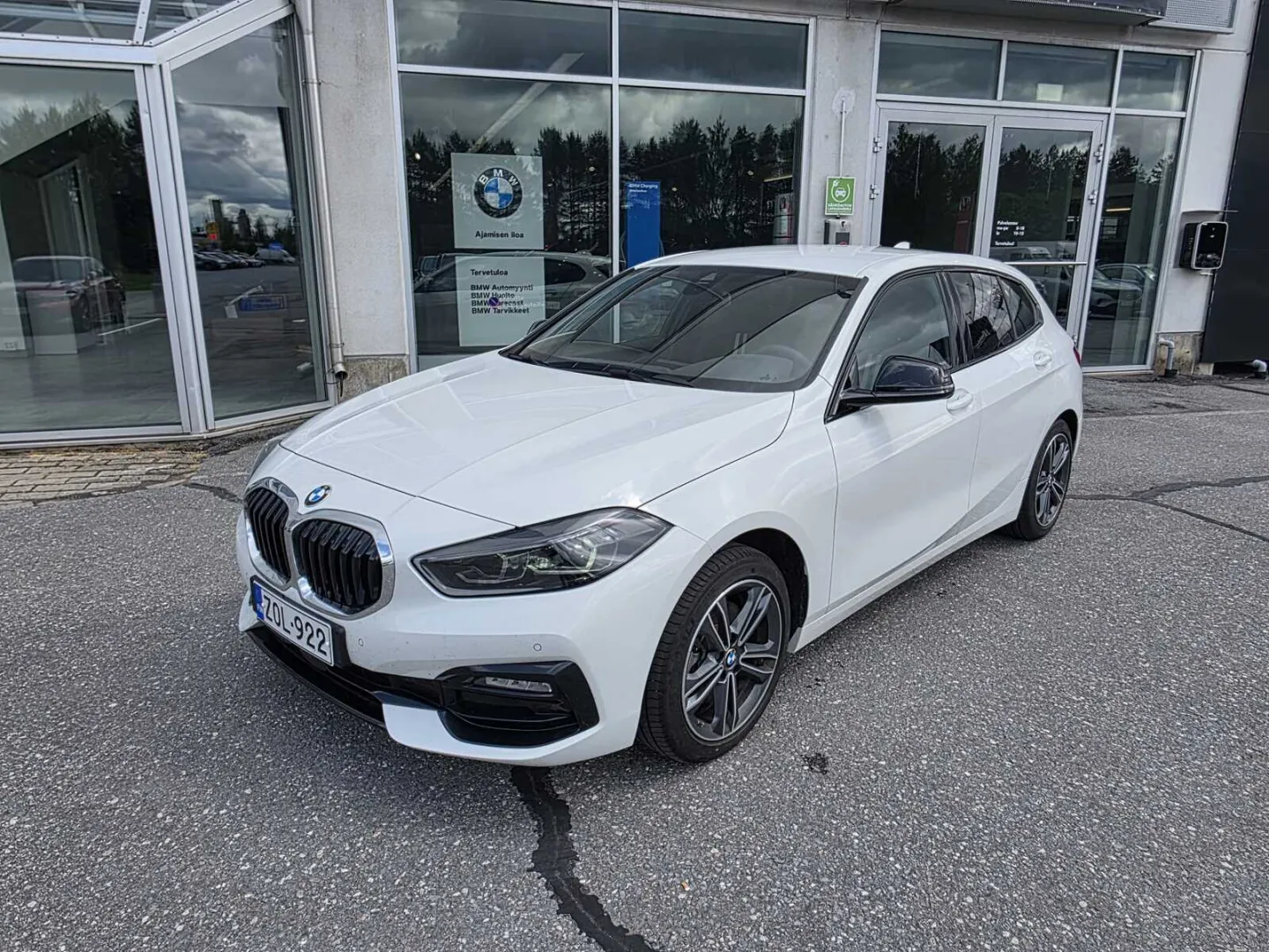 BMW 118 ZOL-922 carousel image