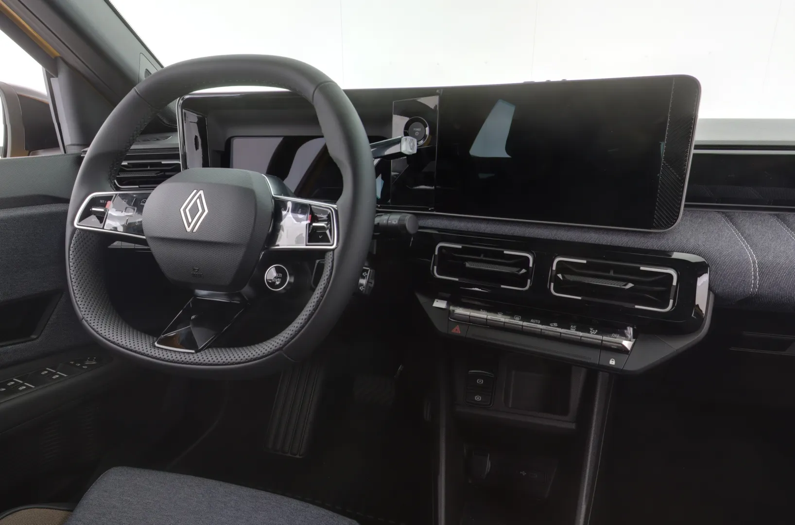 Renault 5 ISN-400 carousel image