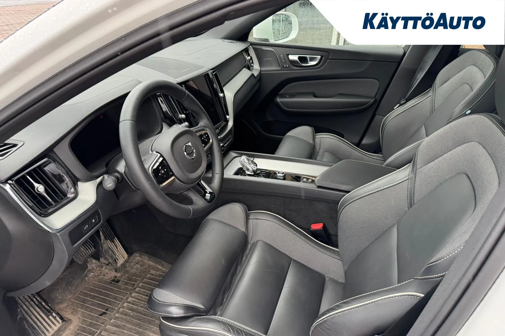 VOLVO XC60 SPK-824 carousel image