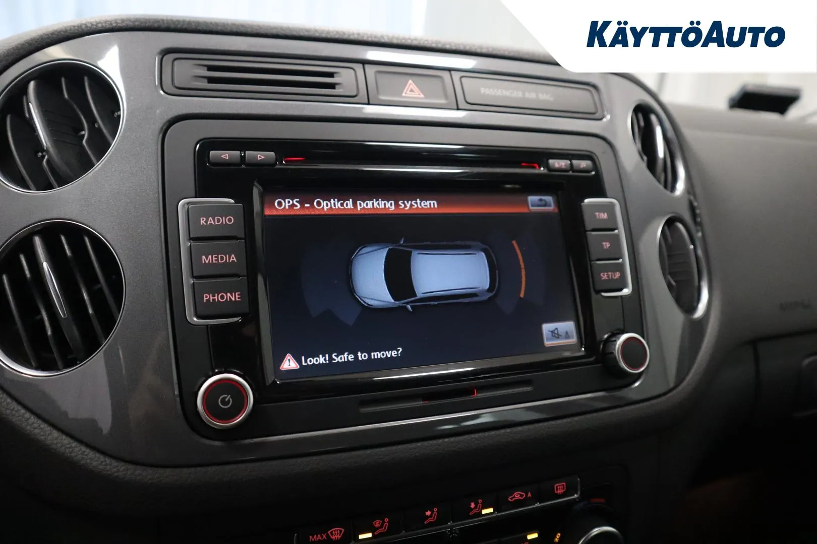 VOLKSWAGEN Tiguan GLB-561 carousel image
