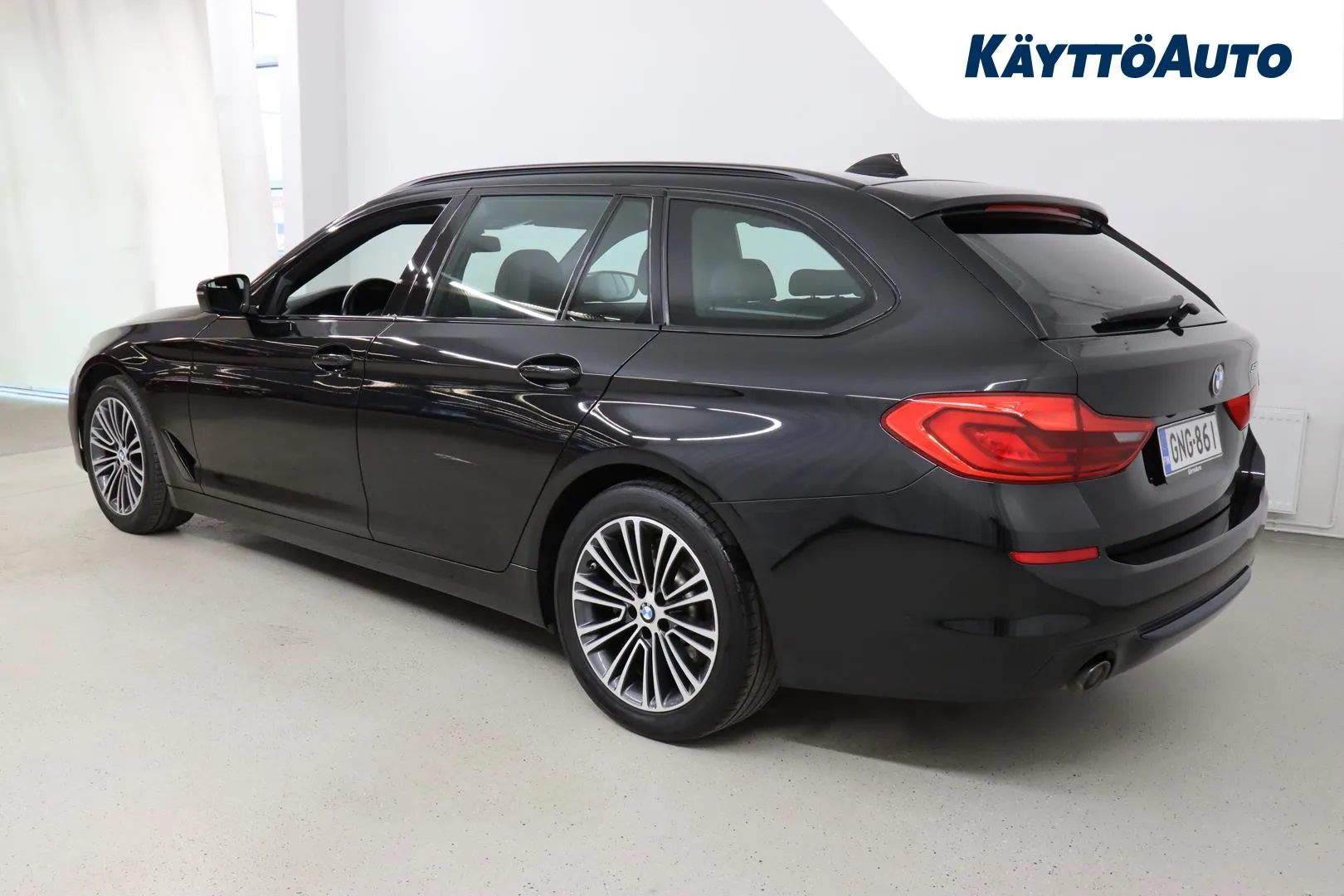 BMW 520 GNG-861 carousel image