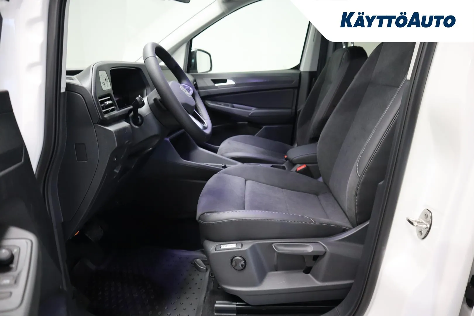Volkswagen Caddy Maxi JOC-393 carousel image