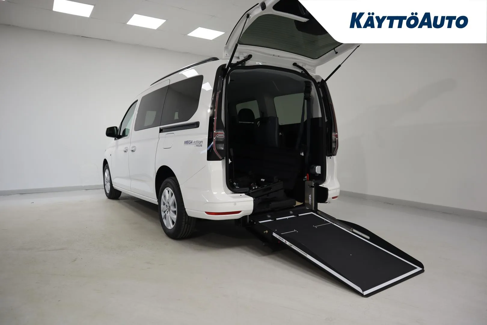 Volkswagen Caddy Maxi JOC-393 carousel image
