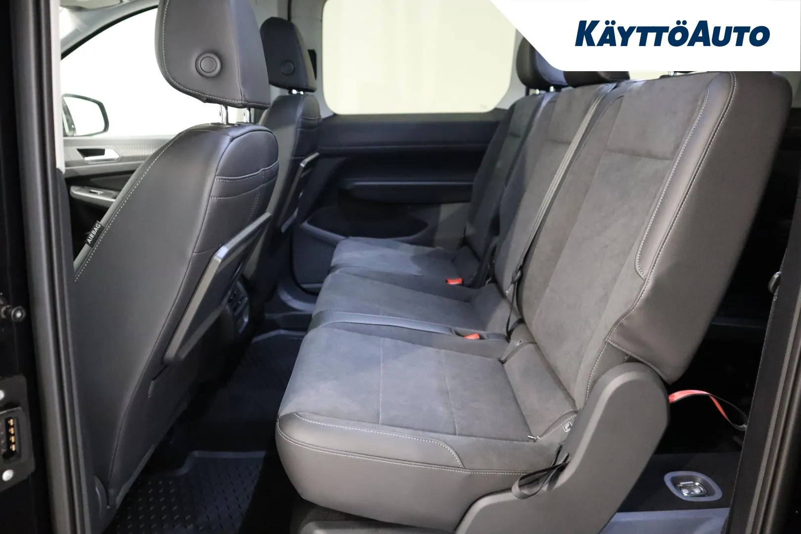 Volkswagen Caddy Maxi JOC-394 carousel image