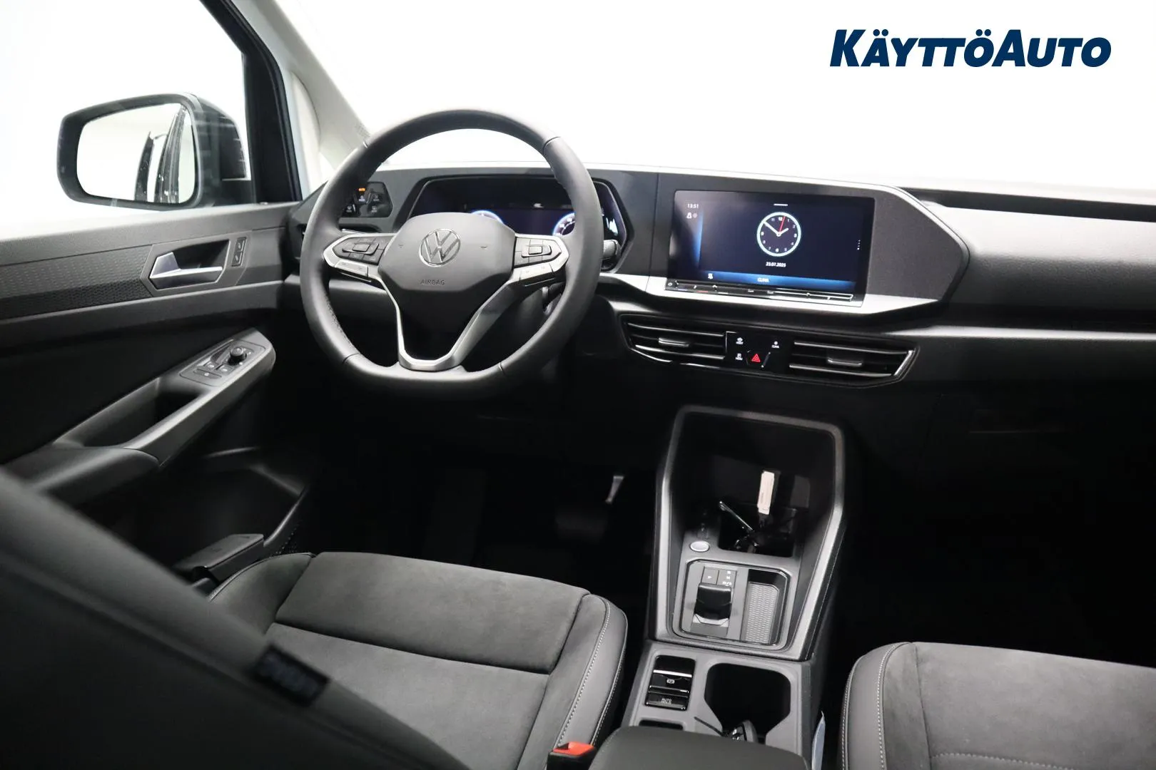 Volkswagen Caddy Maxi JOC-394 carousel image