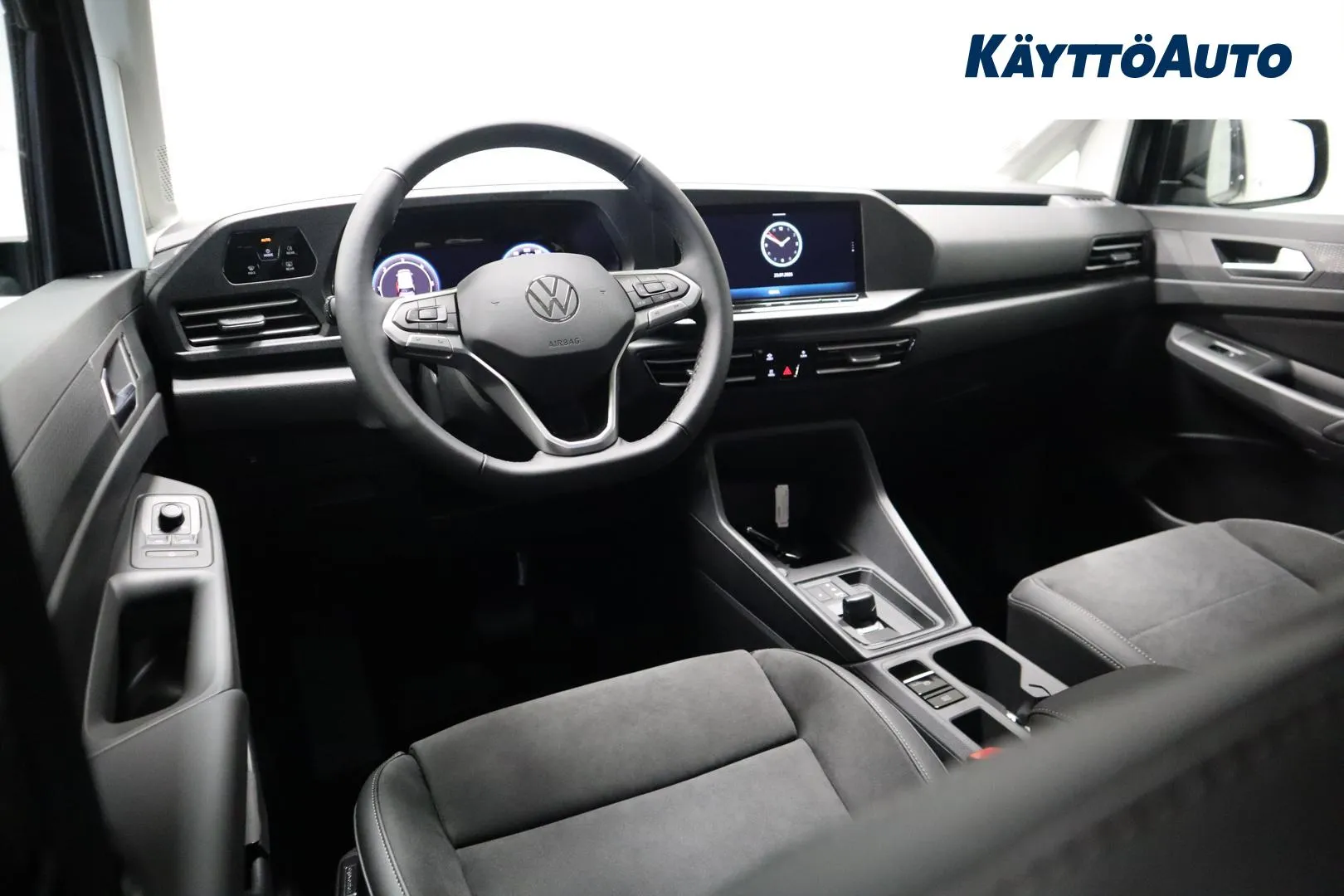 Volkswagen Caddy Maxi JOC-394 carousel image