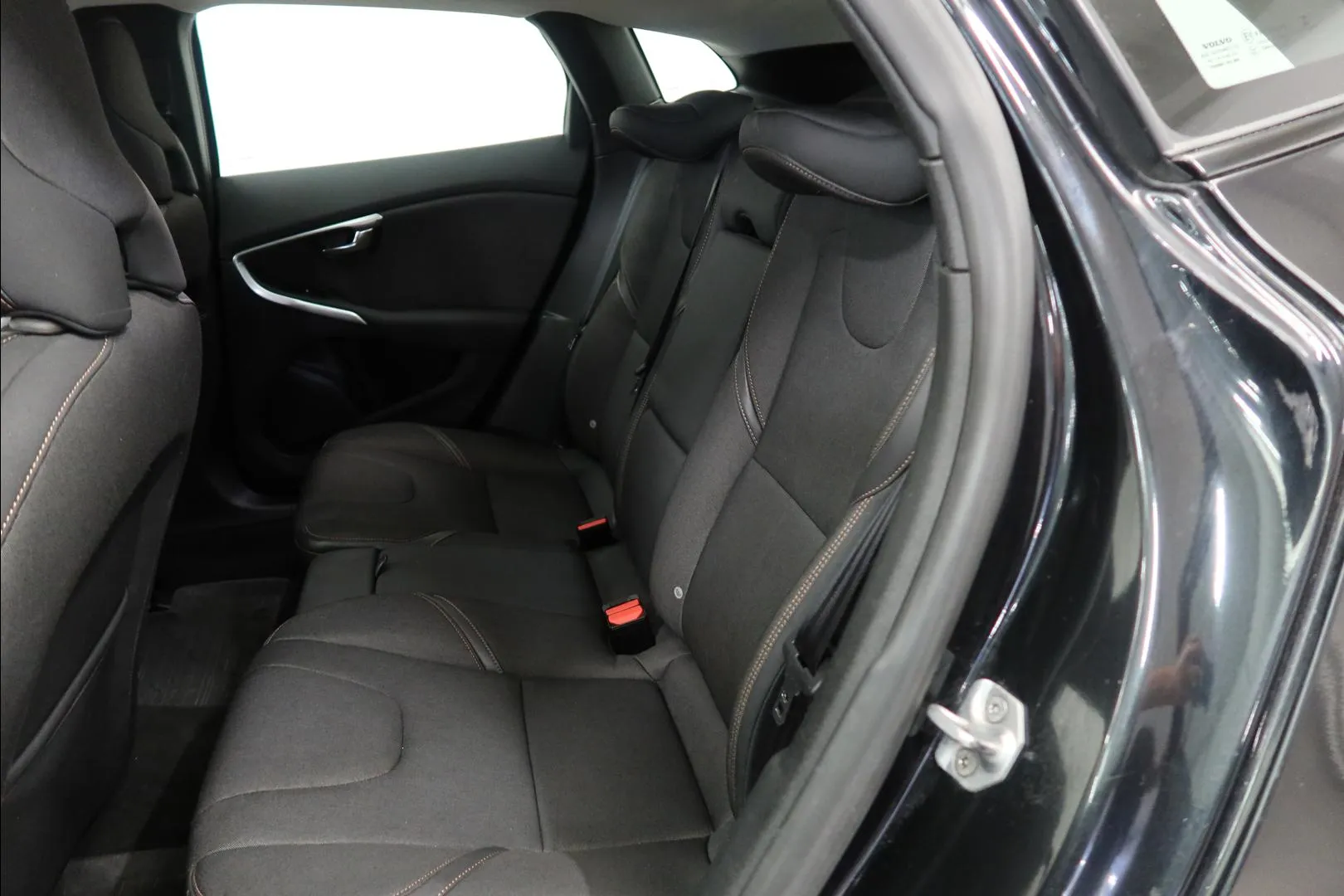 VOLVO V40 Cross Country SLO-147 carousel image