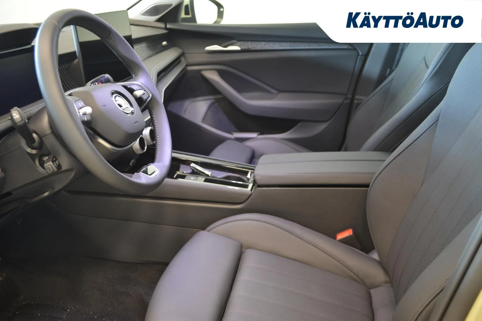 Skoda Superb EVB-224 carousel image