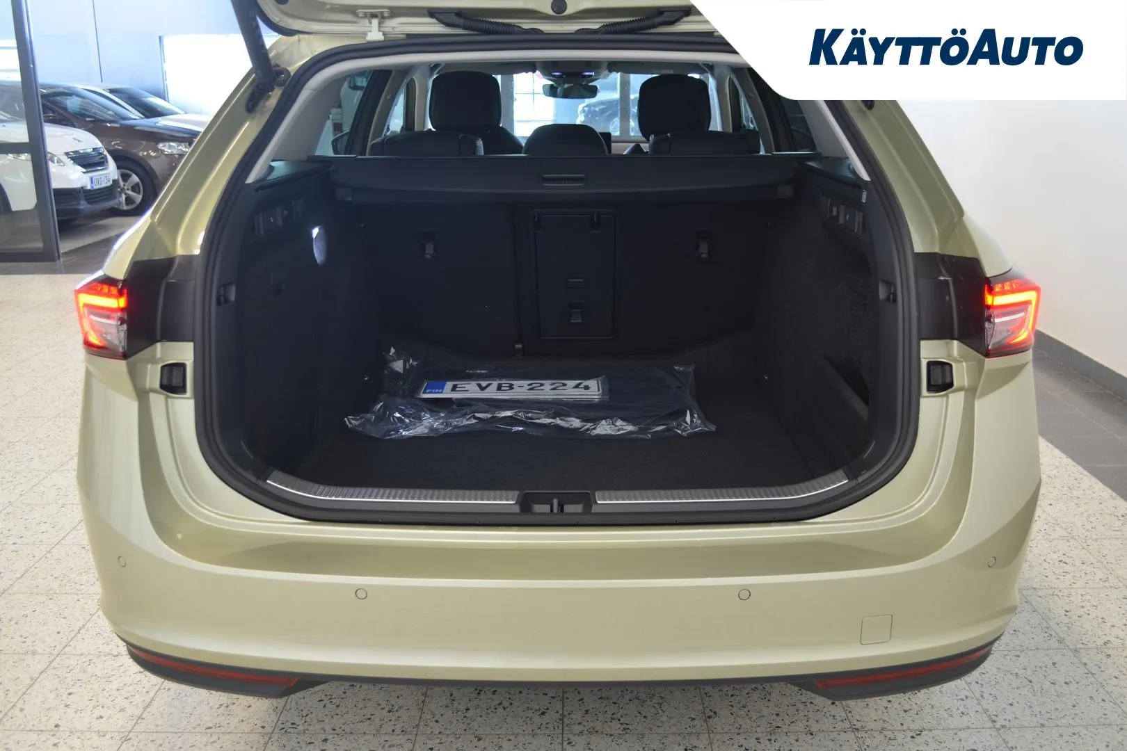 Skoda Superb EVB-224 carousel image