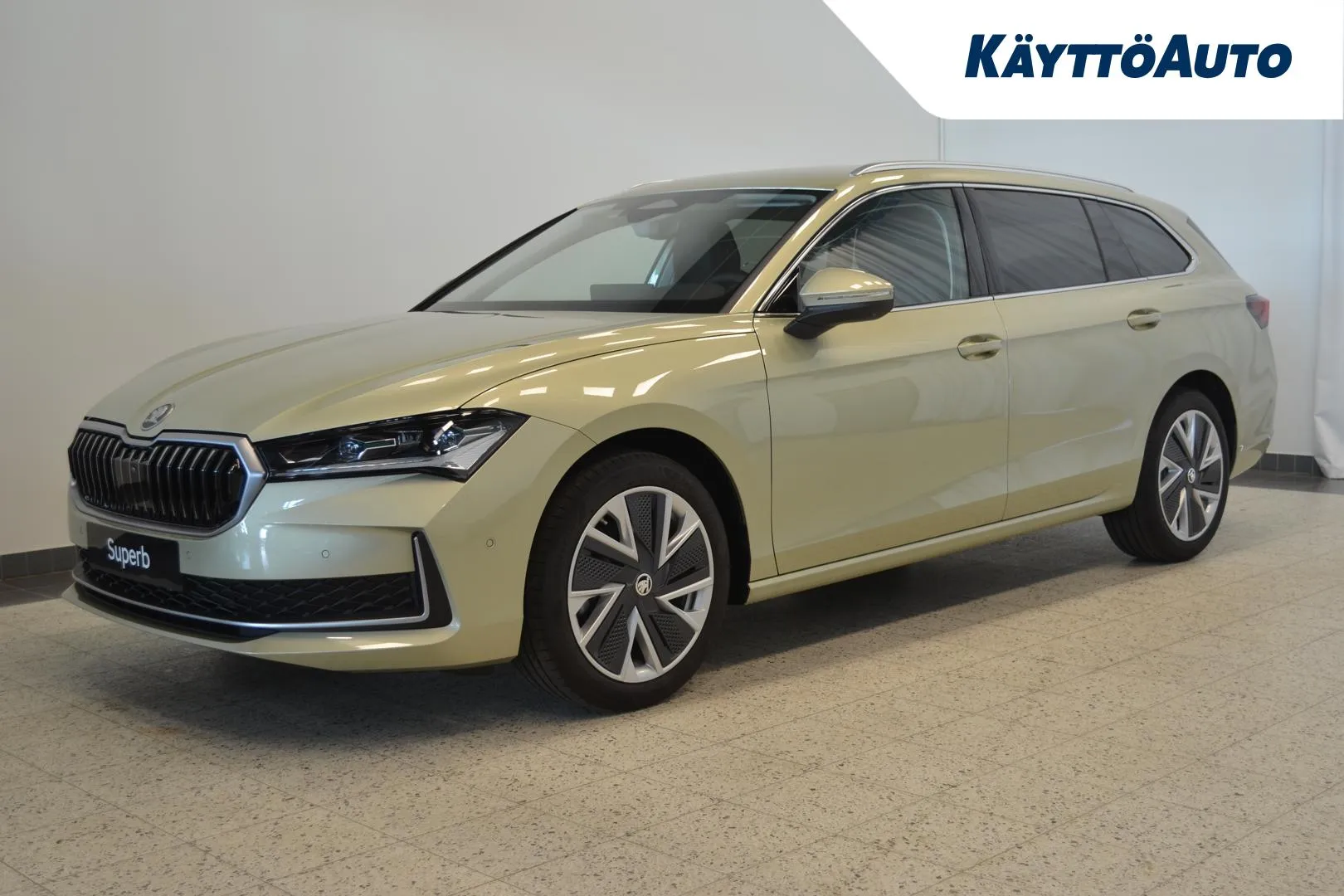 Skoda Superb EVB-224 carousel image