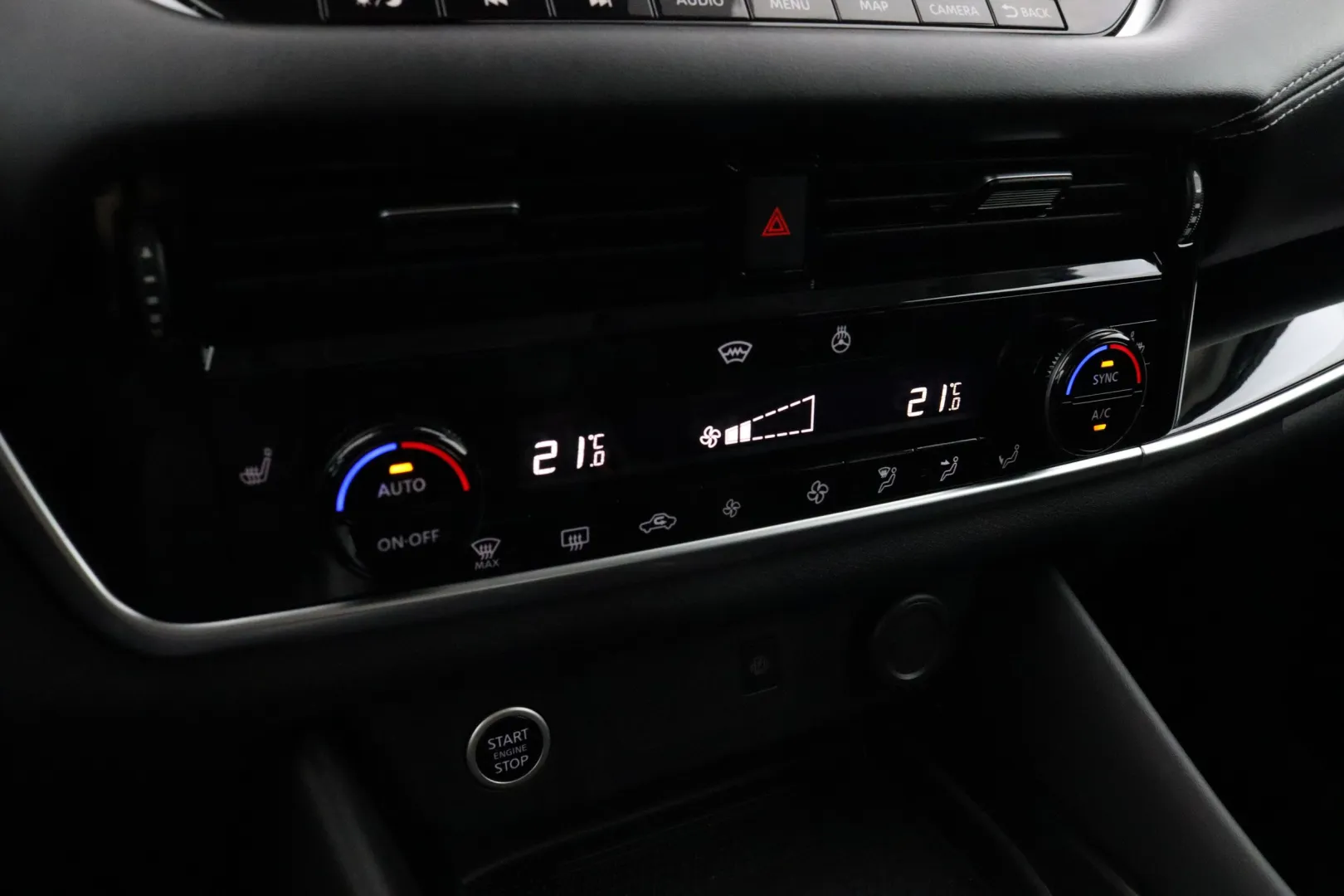 NISSAN Qashqai SOU-476 carousel image