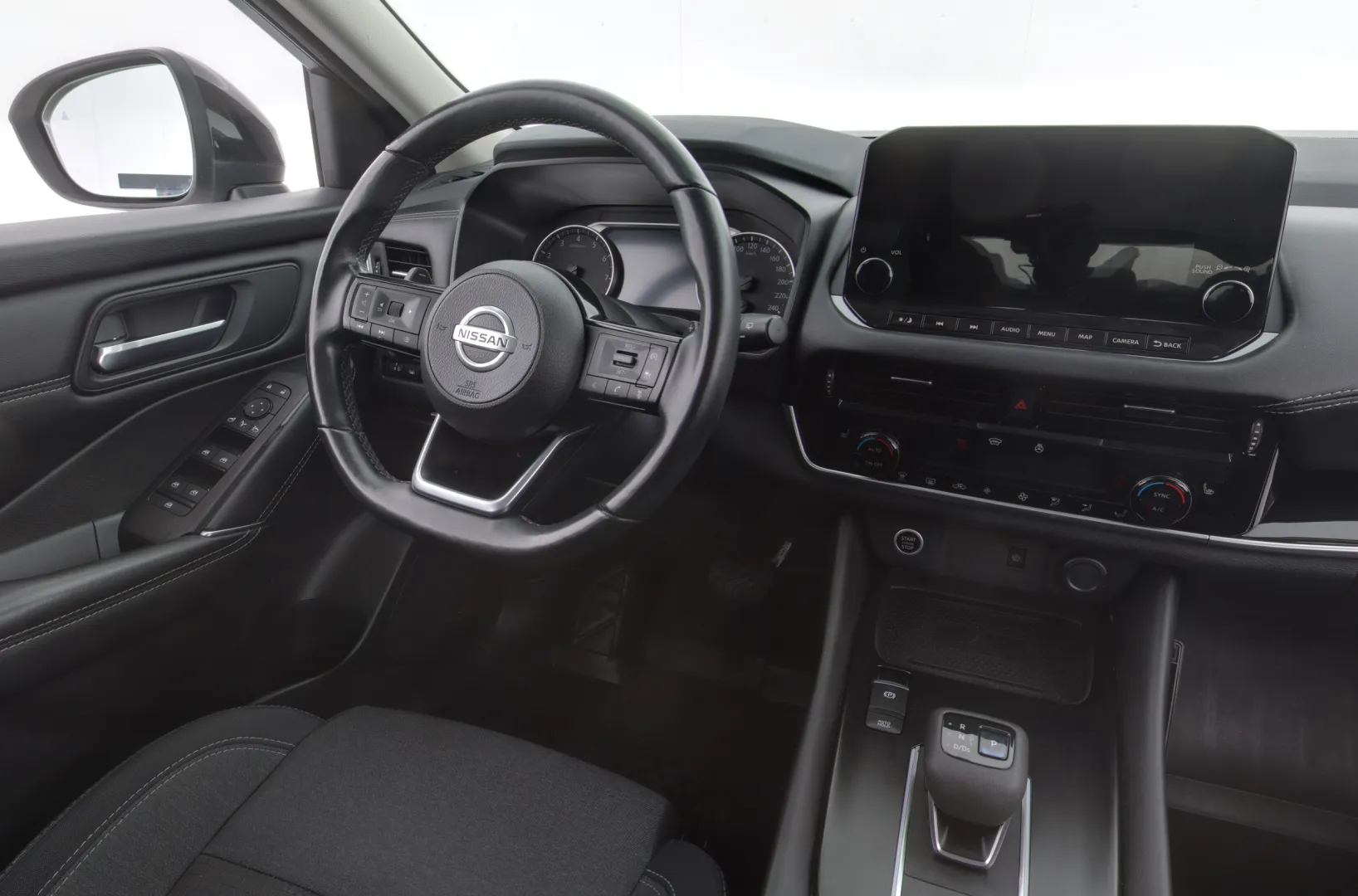 NISSAN Qashqai SOU-476 carousel image