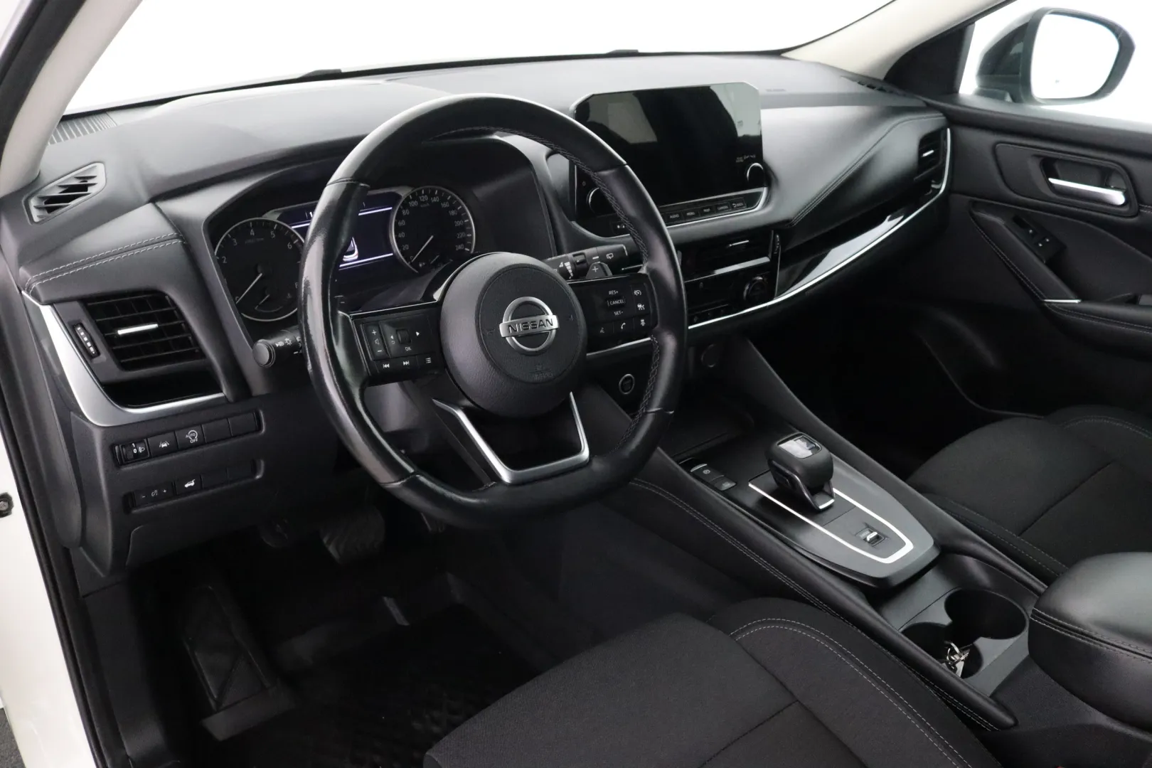 NISSAN Qashqai SOU-476 carousel image