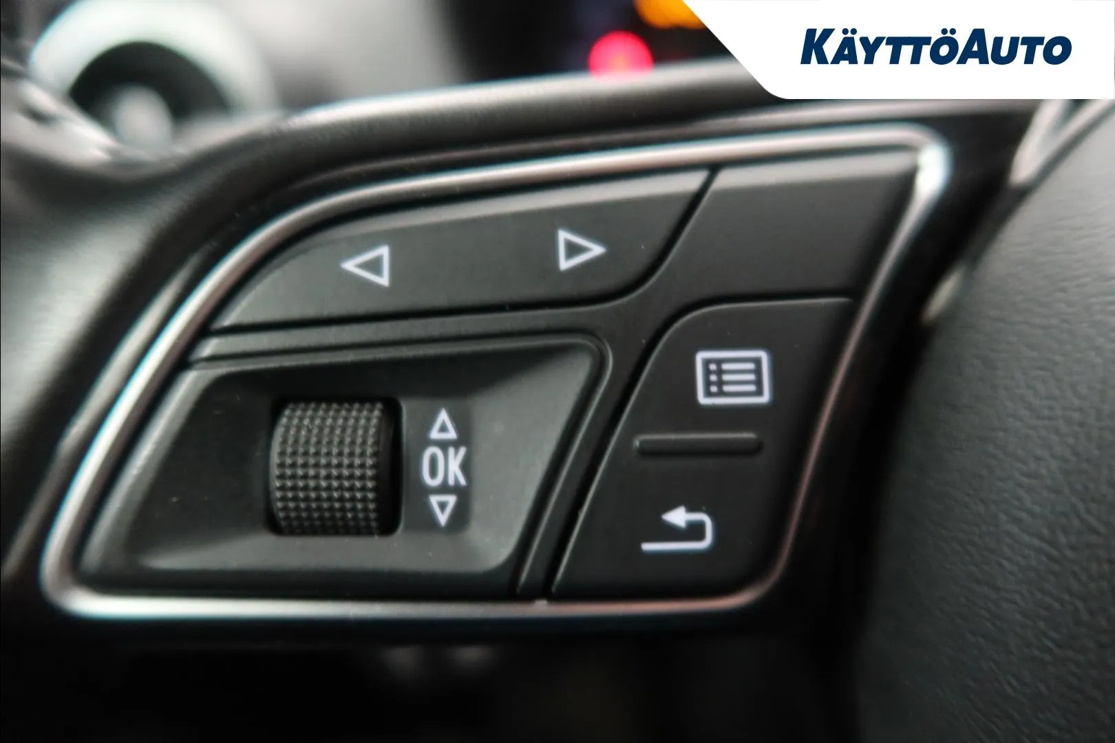 AUDI Q2 SMV-813 carousel image
