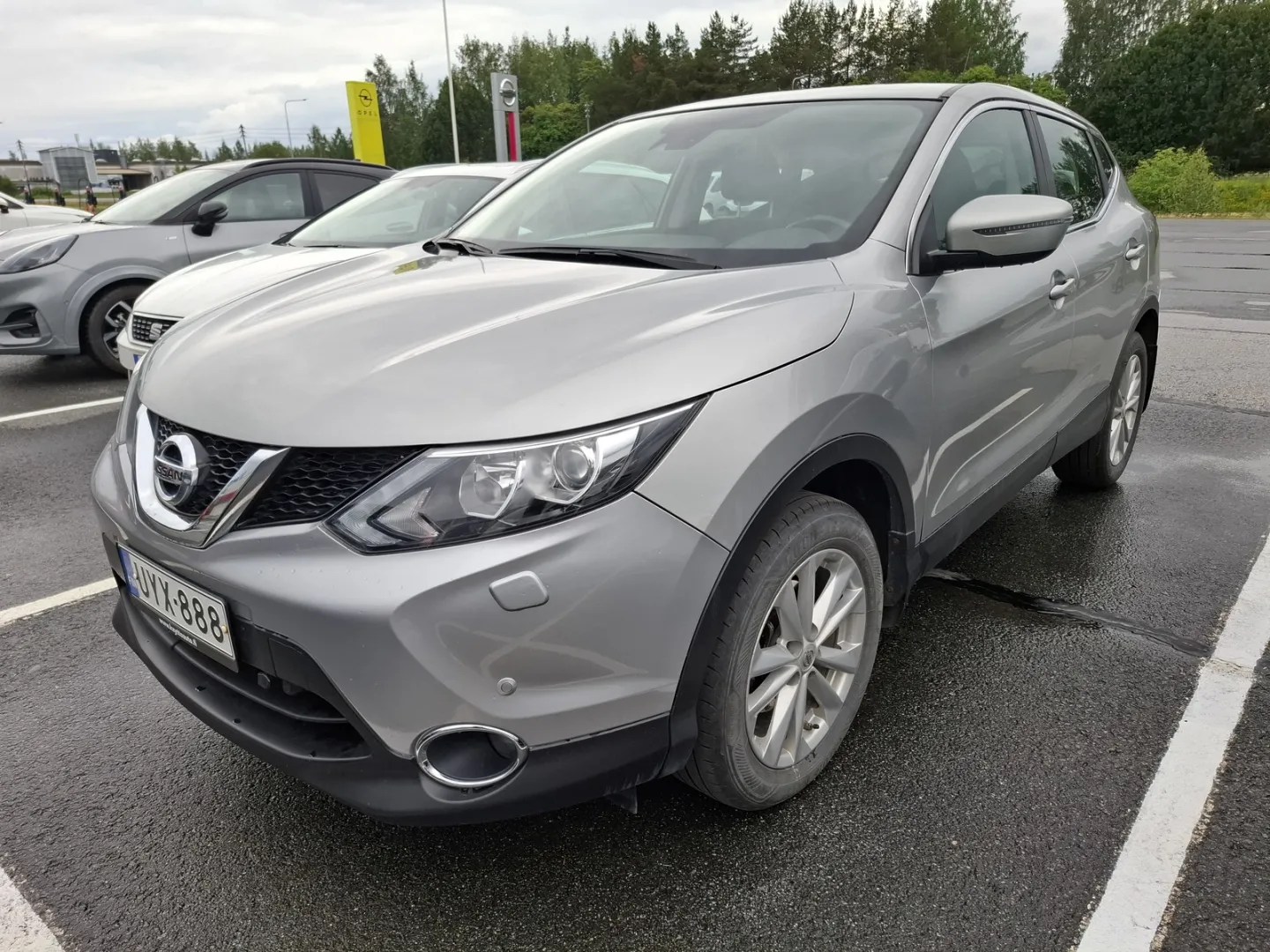 NISSAN Qashqai UYX-888 carousel image