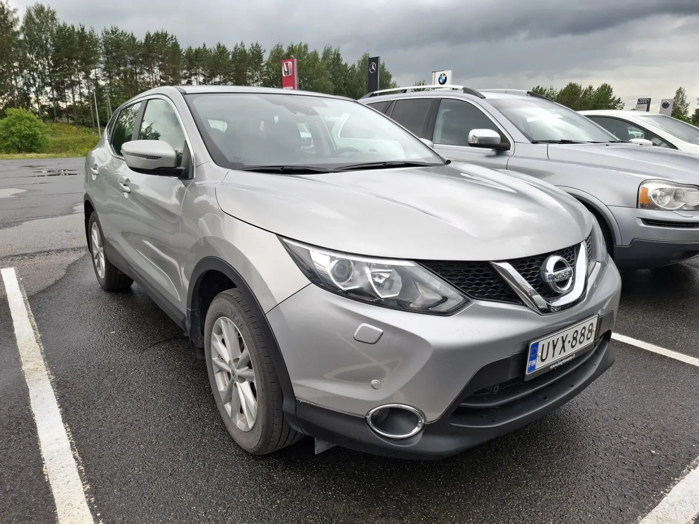 NISSAN Qashqai UYX-888 carousel image
