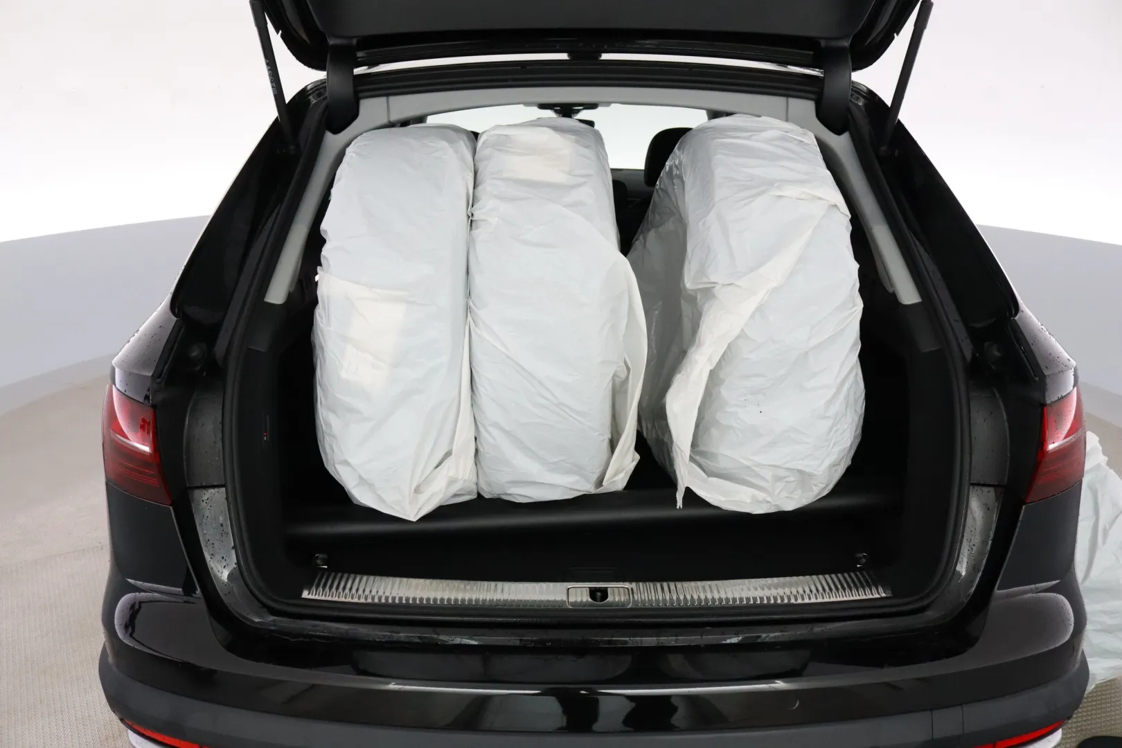 AUDI A4 allroad quattro FPG-799 carousel image