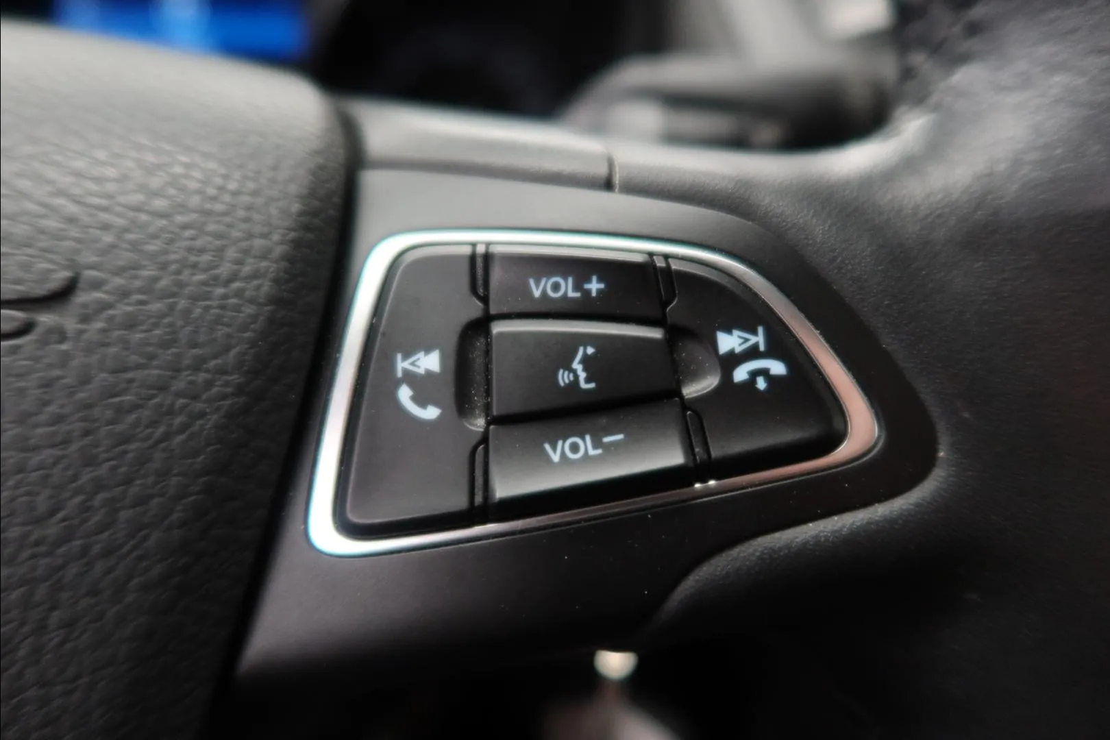 FORD Focus BUV-115 carousel image
