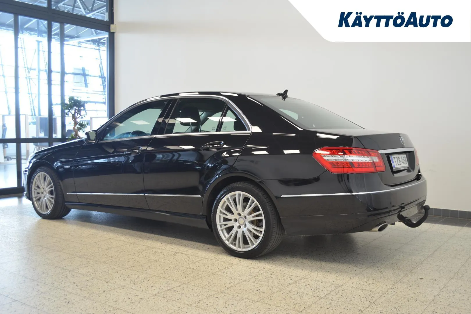 MERCEDES-BENZ E TZB-488 carousel image
