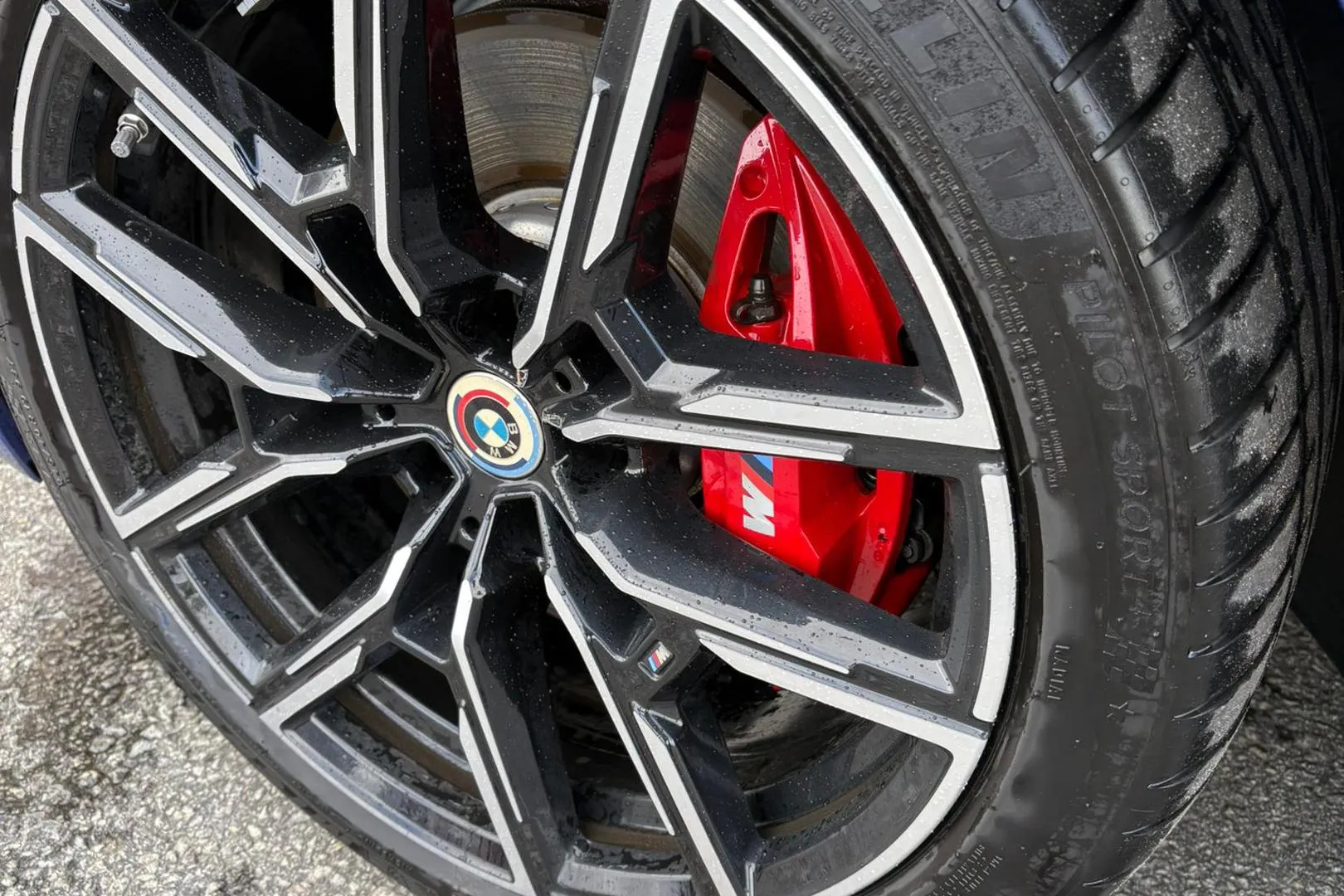 BMW i4 MOT-926 carousel image