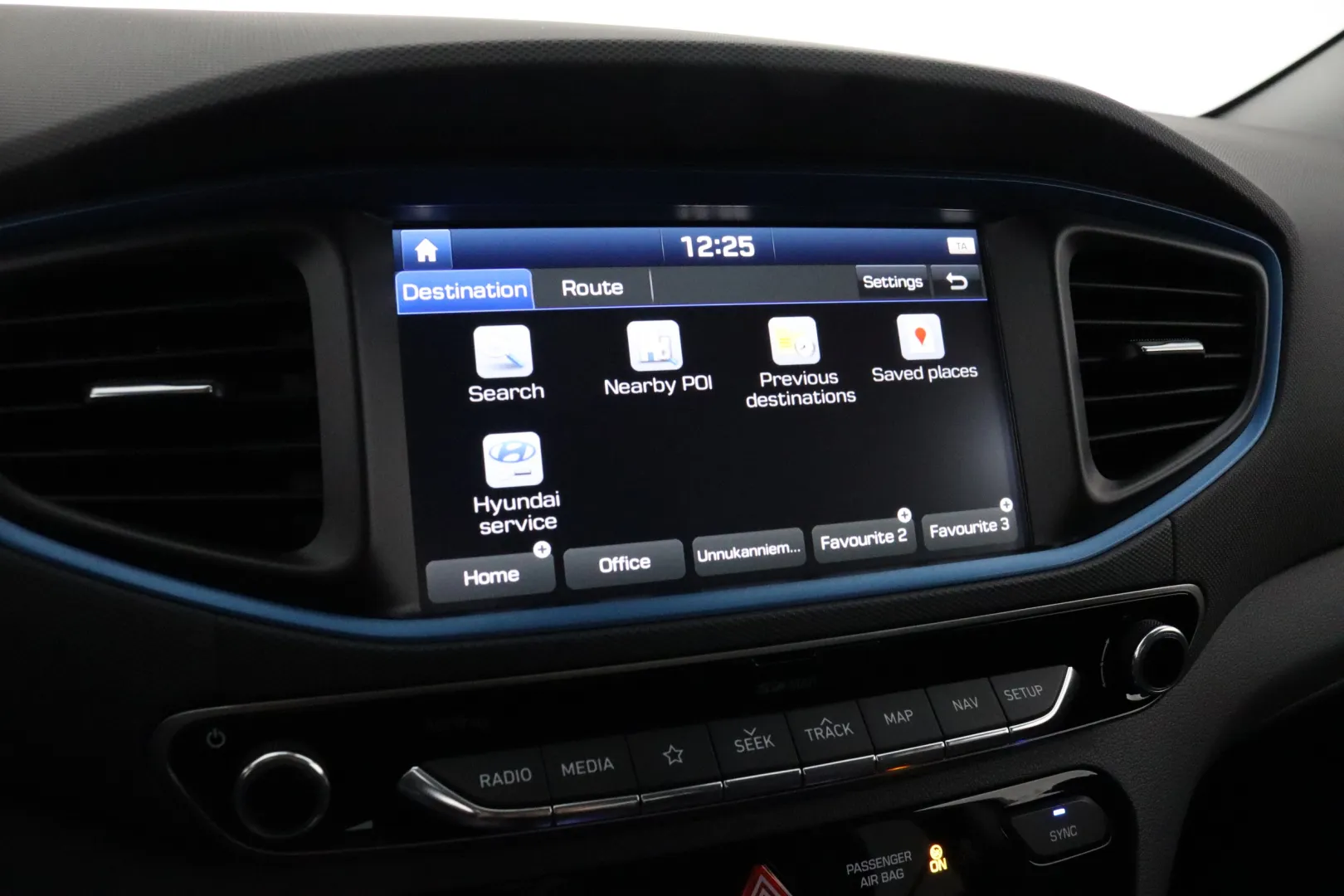 HYUNDAI IONIQ plug-in GNH-459 carousel image